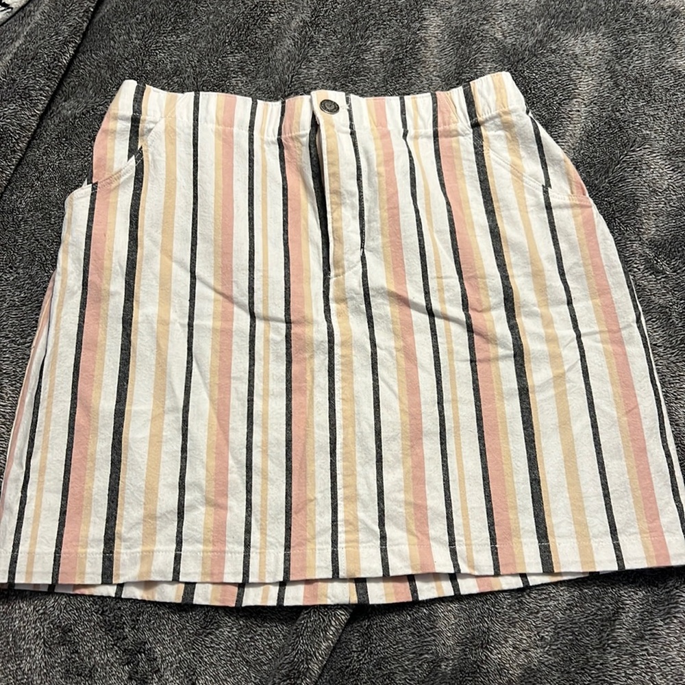 Hollister skirt, size small cream, tan, gray and peach Striped